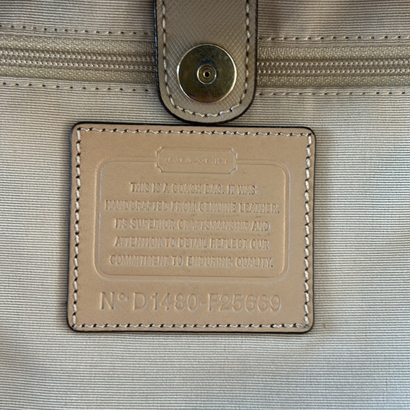 Coach Peyton Tan Leather Purse F25669 - Picture 4 of 13